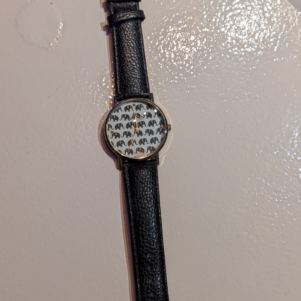 Montre Ardène avec motifs elephants